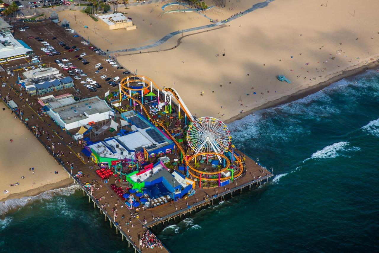 12 Walk Promenade Heart Santa Monica